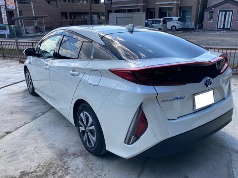 PRIUS PHV