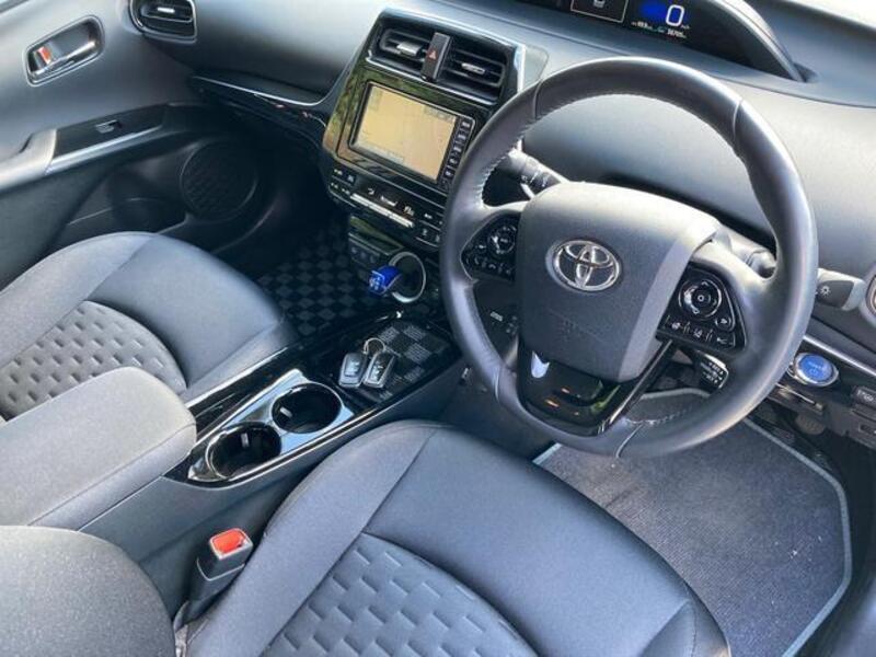 PRIUS PHV
