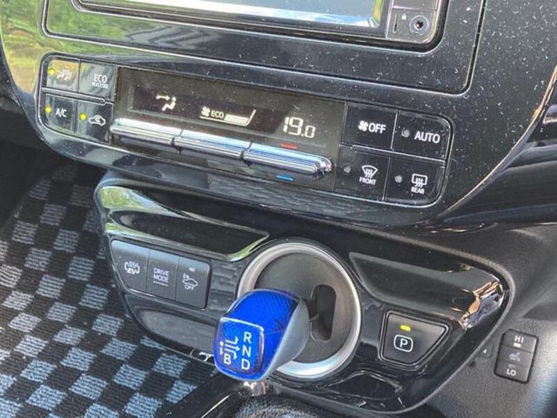 PRIUS PHV