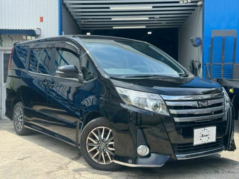 TOYOTA NOAH