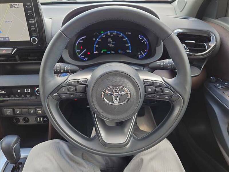 YARIS CROSS