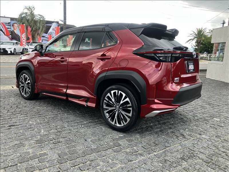 YARIS CROSS