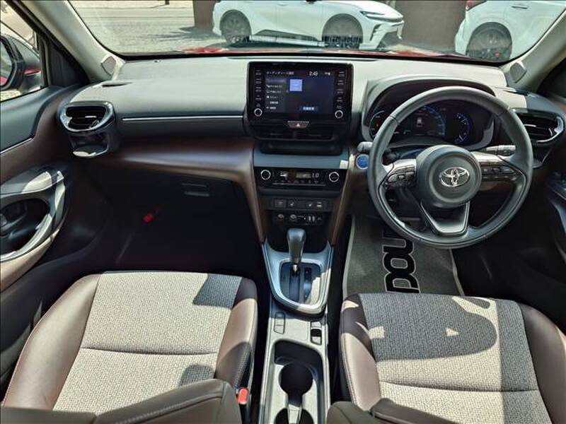 YARIS CROSS