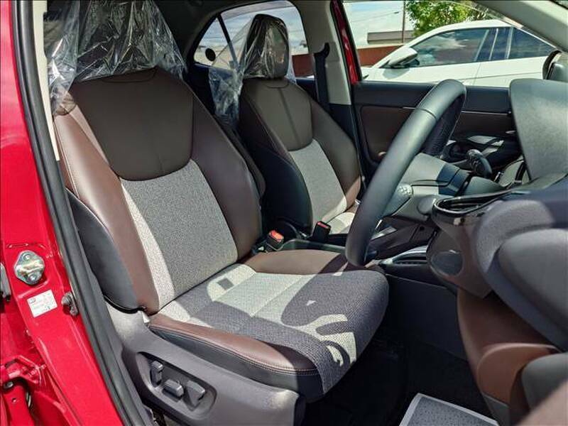 YARIS CROSS