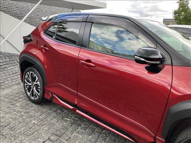 YARIS CROSS