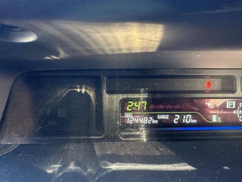 PRIUS ALPHA