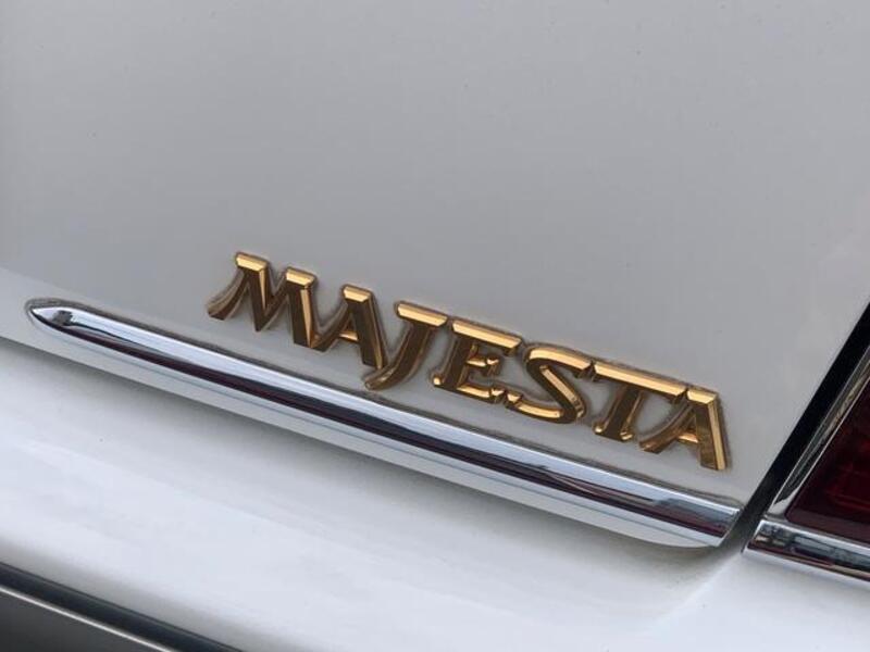 CROWN MAJESTA