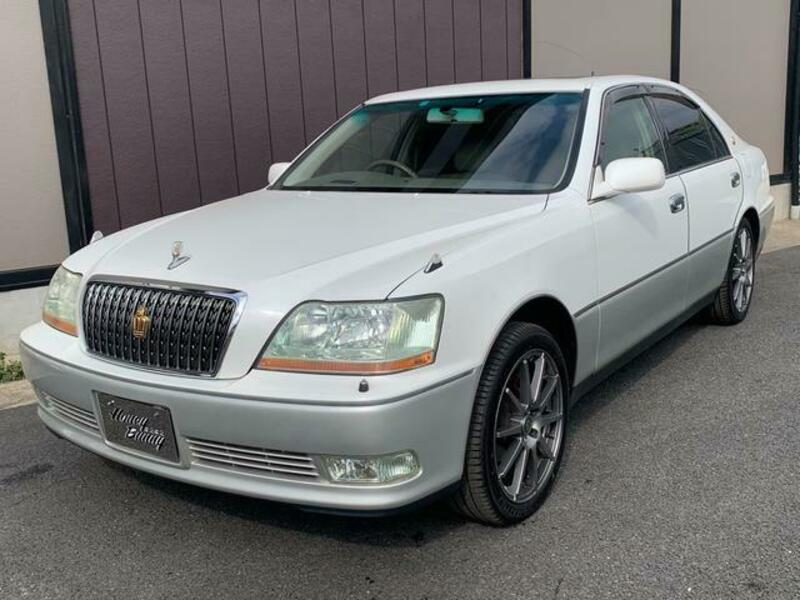TOYOTA CROWN MAJESTA
