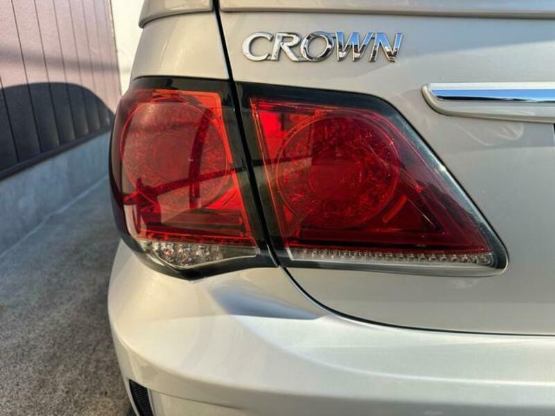 CROWN
