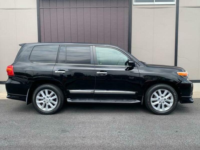 LAND CRUISER