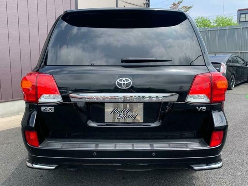 LAND CRUISER