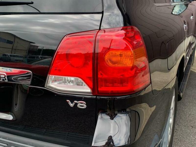 LAND CRUISER