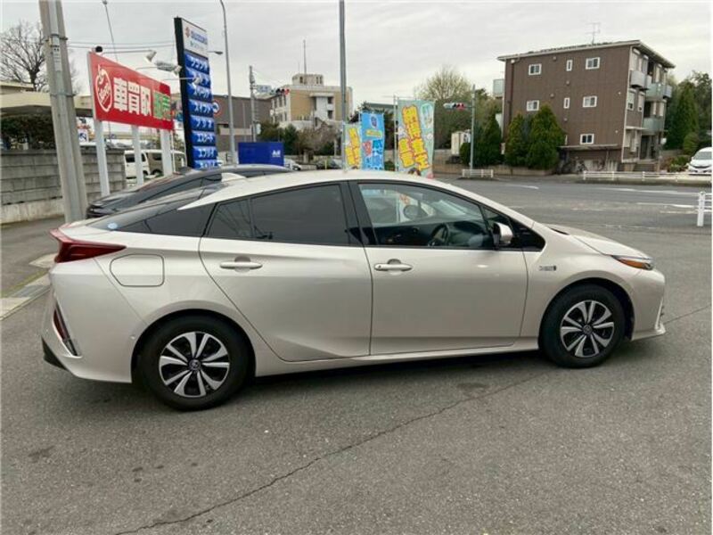 PRIUS PHV