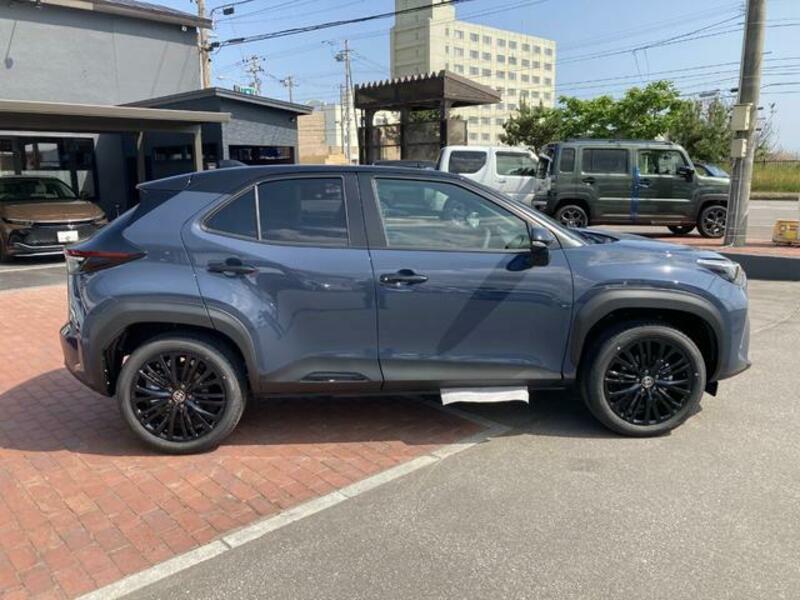 YARIS CROSS