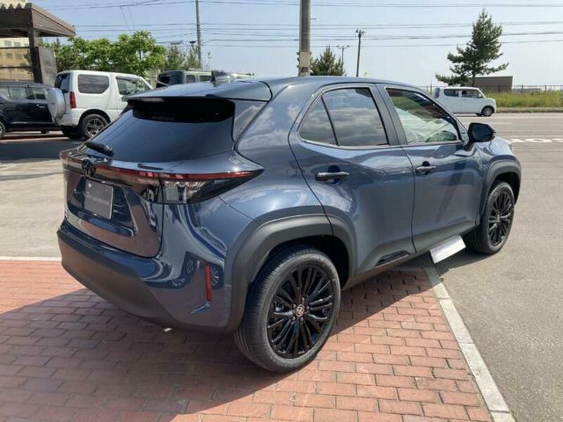 YARIS CROSS