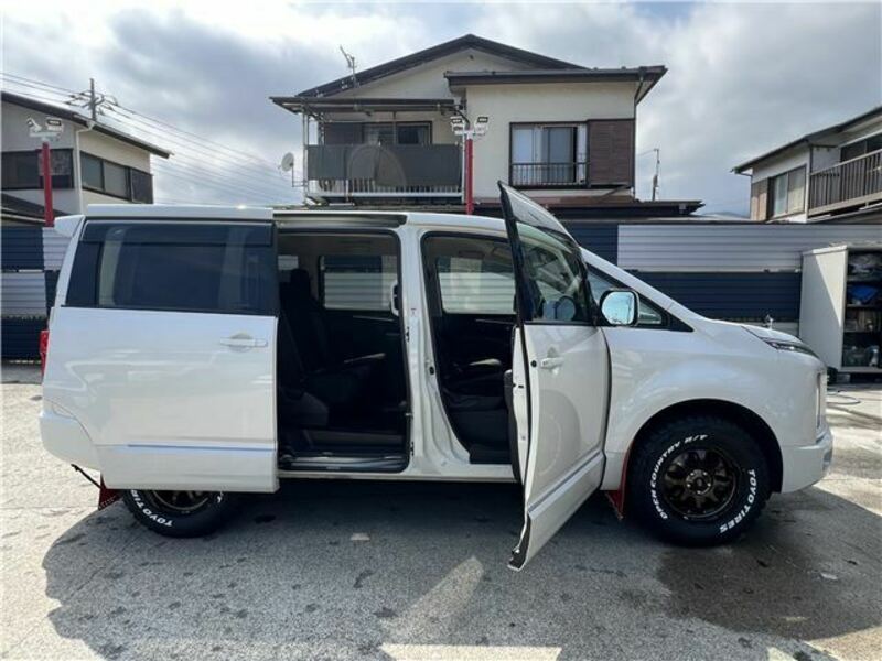 DELICA D5