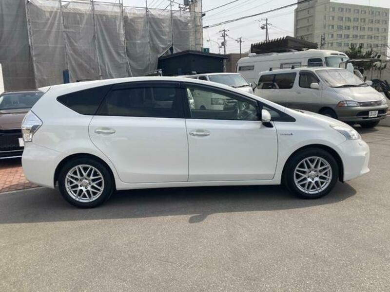 PRIUS ALPHA