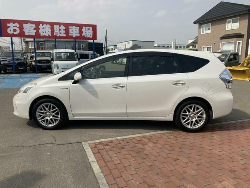 PRIUS ALPHA
