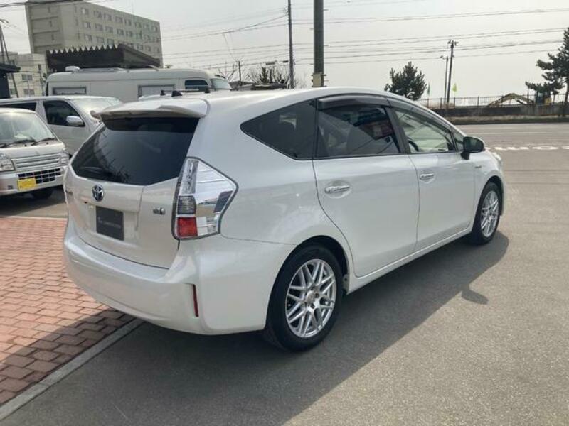 PRIUS ALPHA