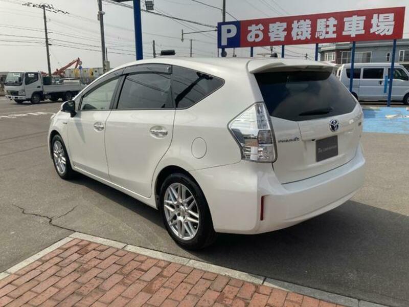 PRIUS ALPHA