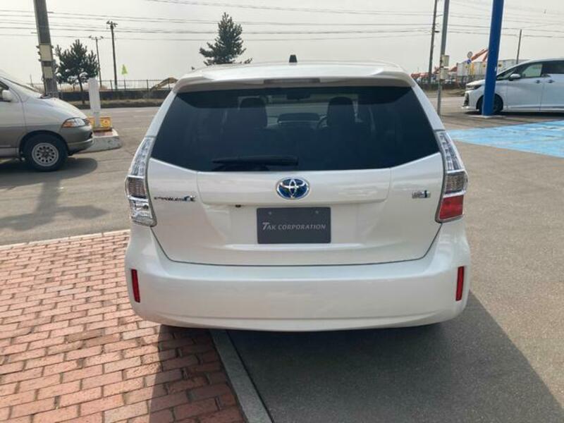 PRIUS ALPHA
