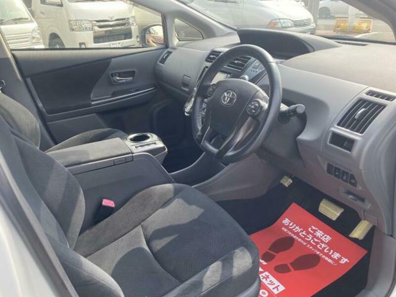 PRIUS ALPHA
