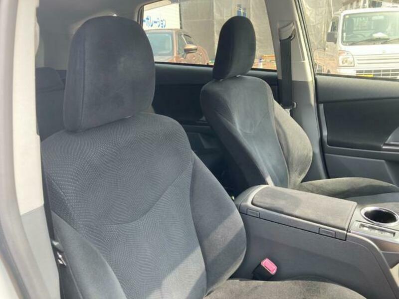 PRIUS ALPHA