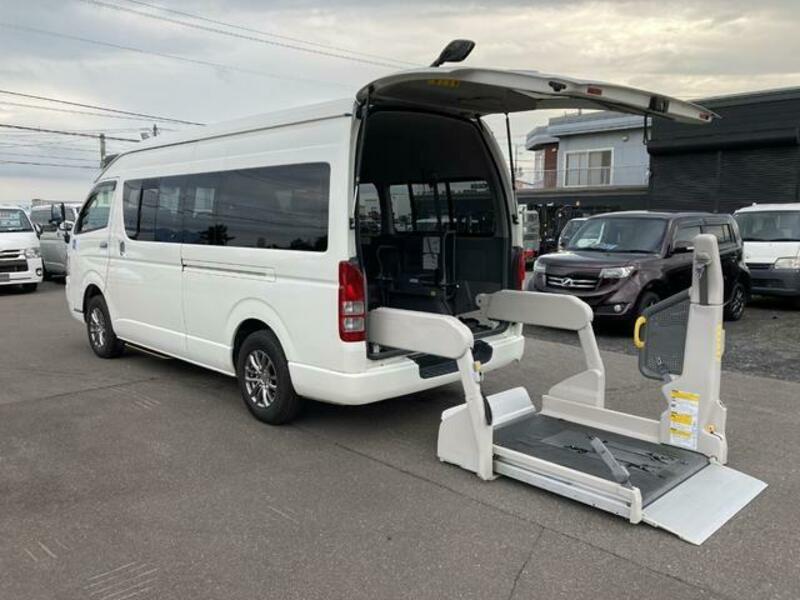 REGIUS ACE COMMUTER