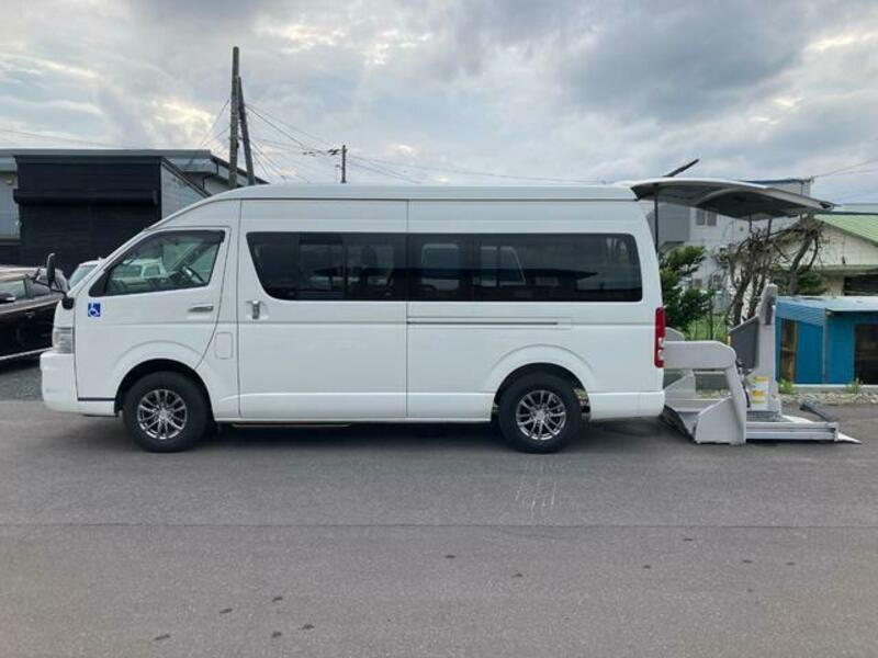 REGIUS ACE COMMUTER