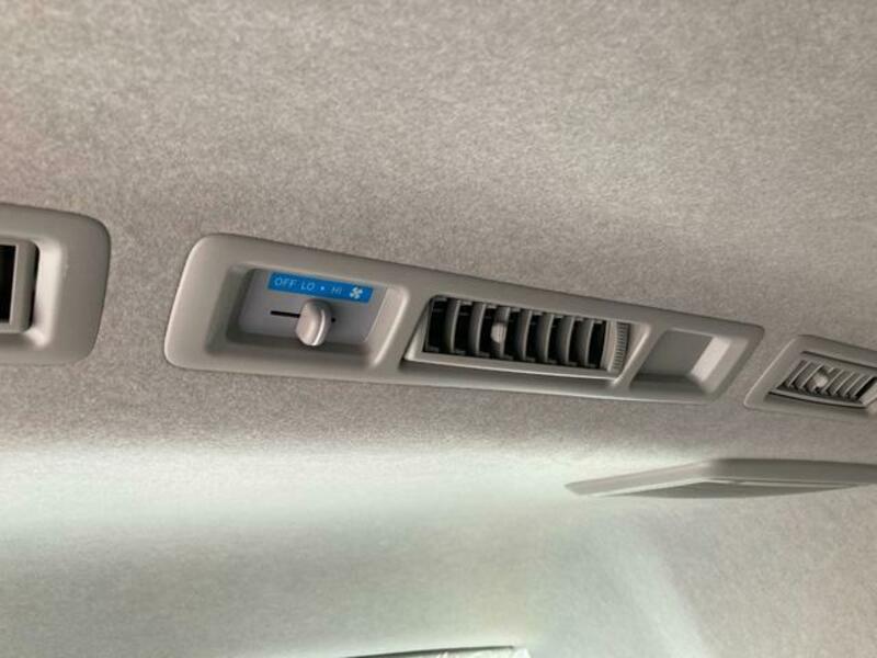 HIACE COMMUTER