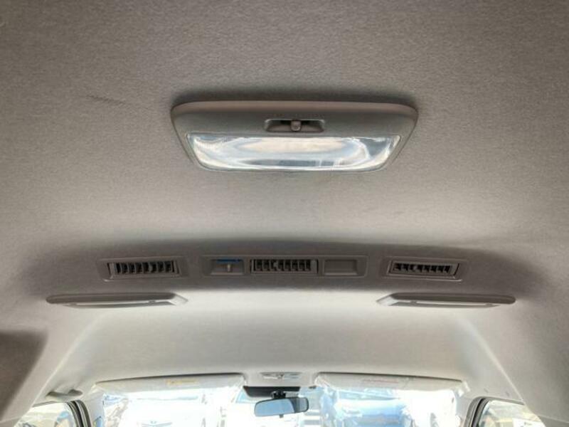 HIACE COMMUTER