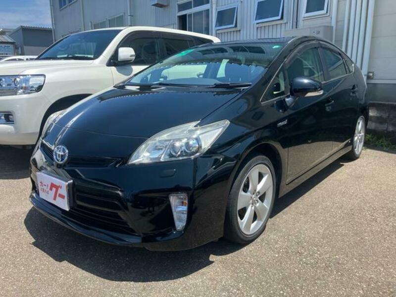 TOYOTA PRIUS
