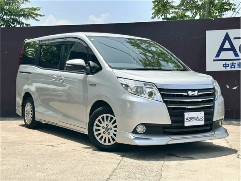 TOYOTA NOAH