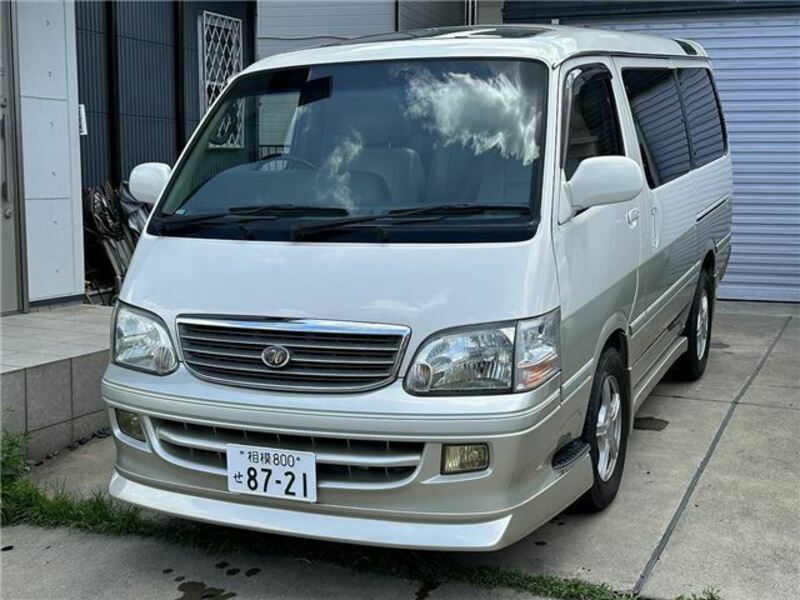 TOYOTA HIACE
