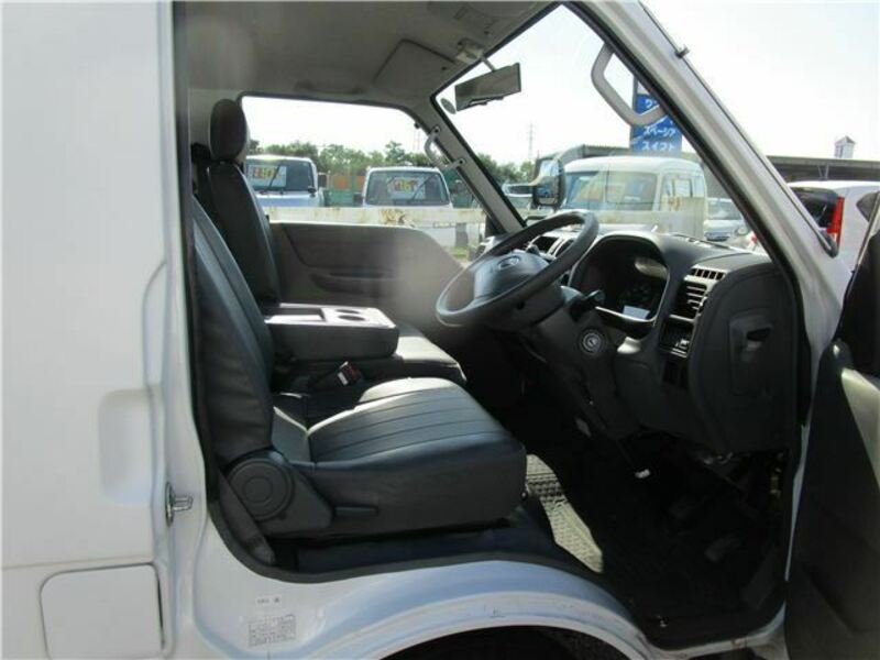 BONGO VAN