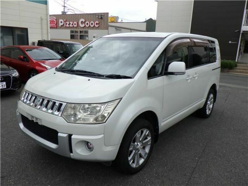 MITSUBISHI DELICA D5