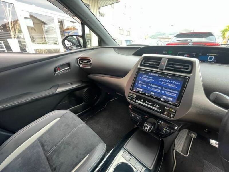 PRIUS PHV