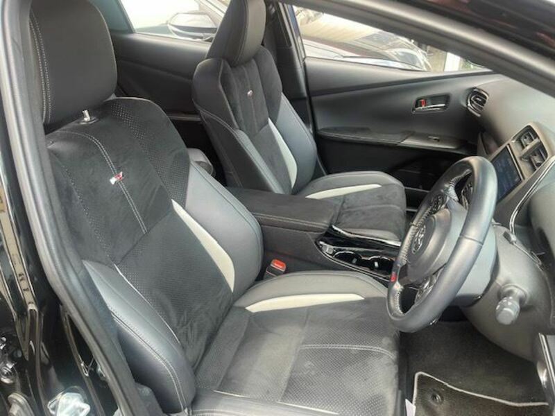 PRIUS PHV