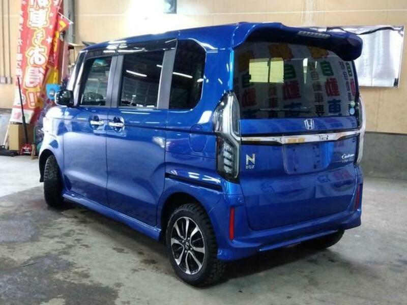 N BOX CUSTOM