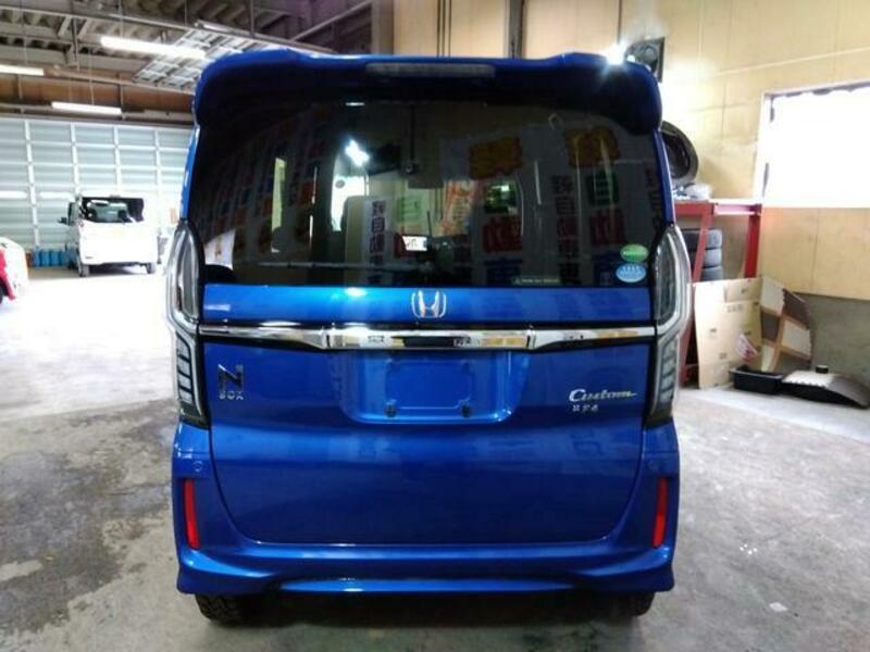 N BOX CUSTOM