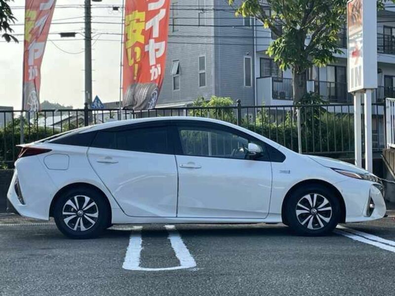 PRIUS PHV