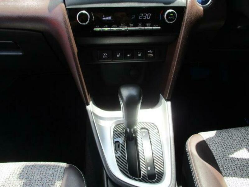 YARIS CROSS