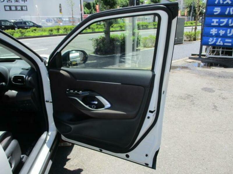 YARIS CROSS
