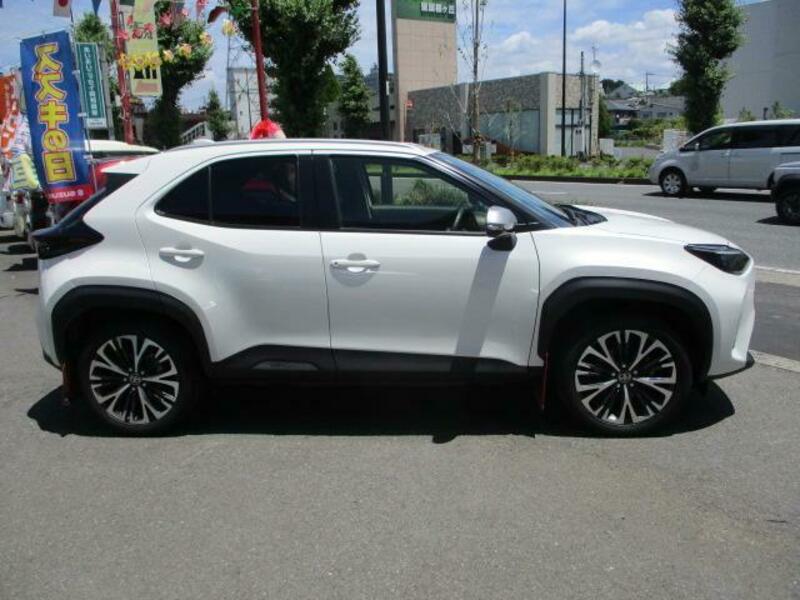 YARIS CROSS