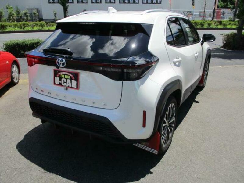 YARIS CROSS