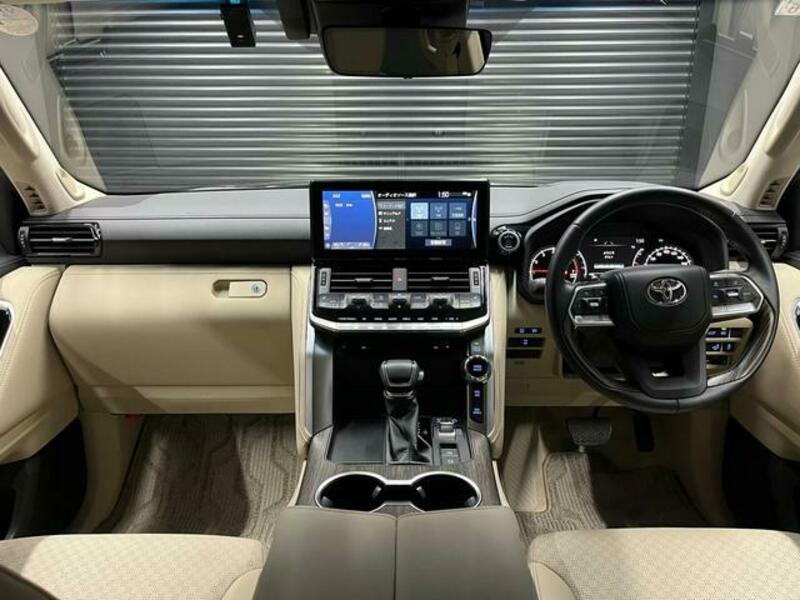 LAND CRUISER