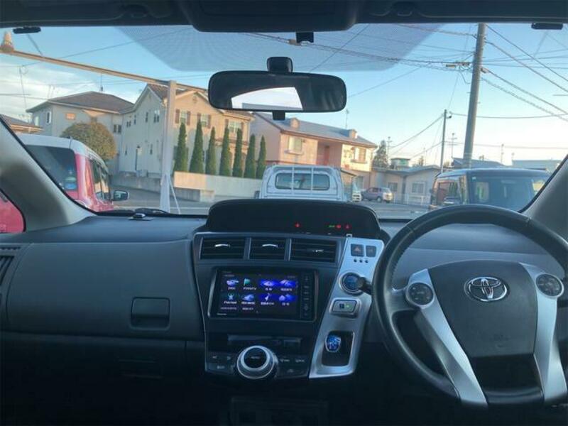 PRIUS ALPHA