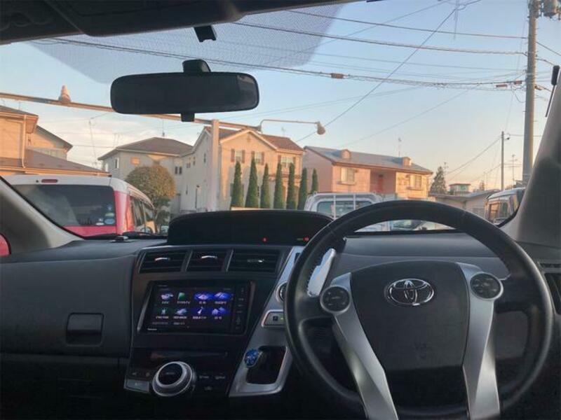 PRIUS ALPHA