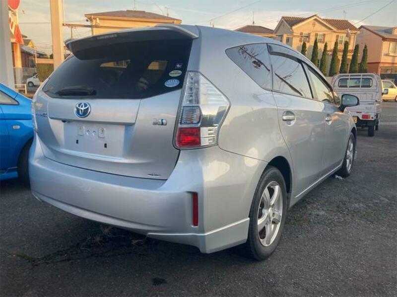 PRIUS ALPHA