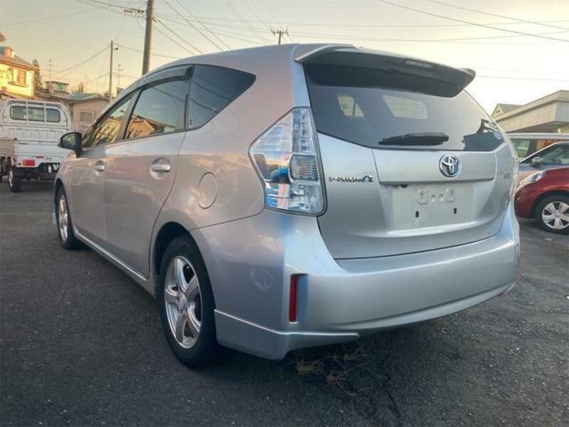 PRIUS ALPHA